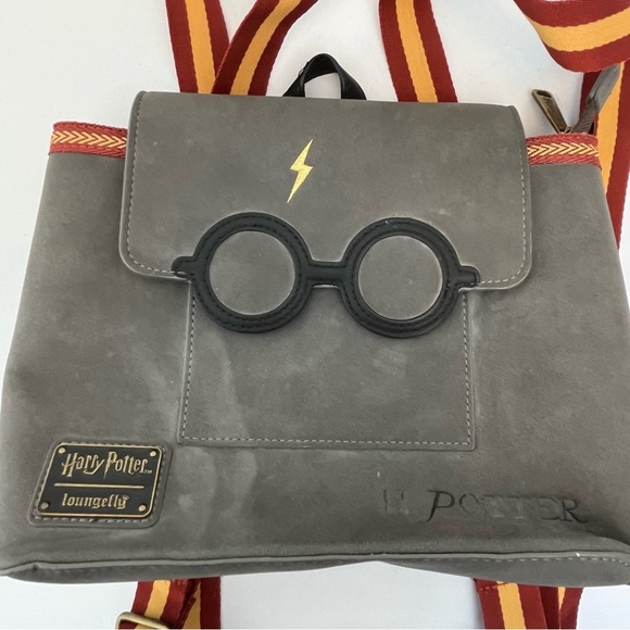Loungefly RARE Harry Potter Gray Convertible Gryffindor Backpack Hogwarts main image 4